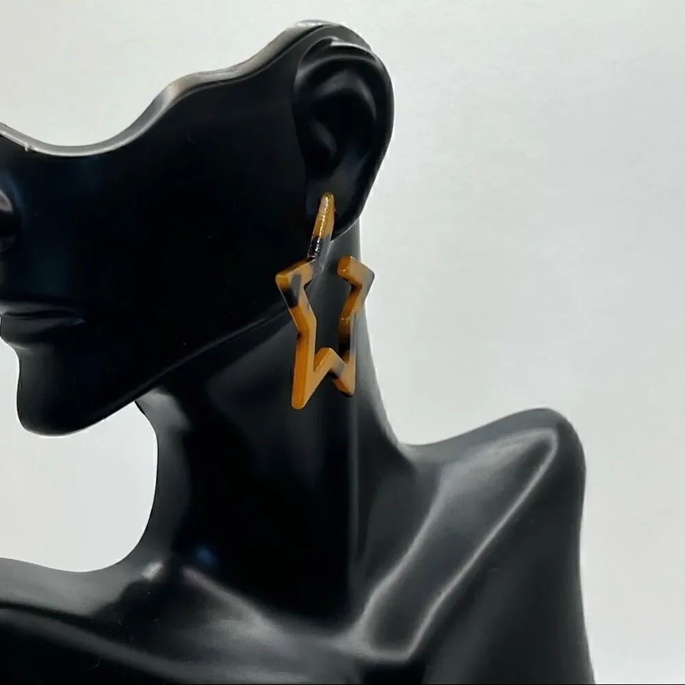 EARRINGS! Tortoise Shell Epoxy Star Shape Earrings BNWT - Picture 4 of 5
